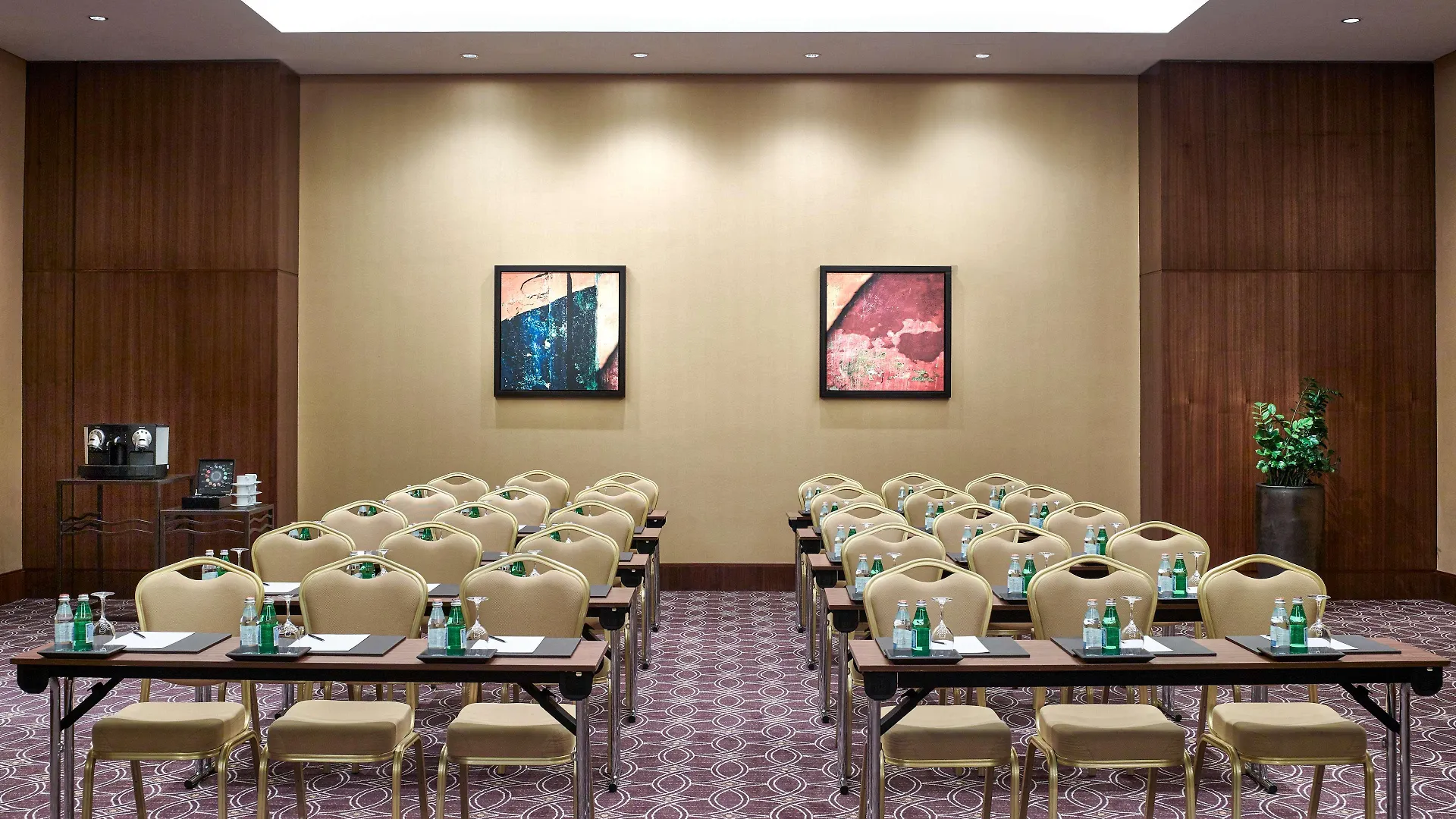 Swissotel Al Ghurair Dubai - Deira & Creek Hotel